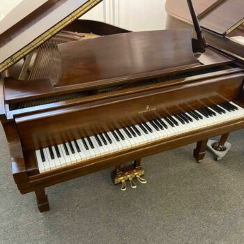 Steinway Model M – Walnut, Preowned – SOLD