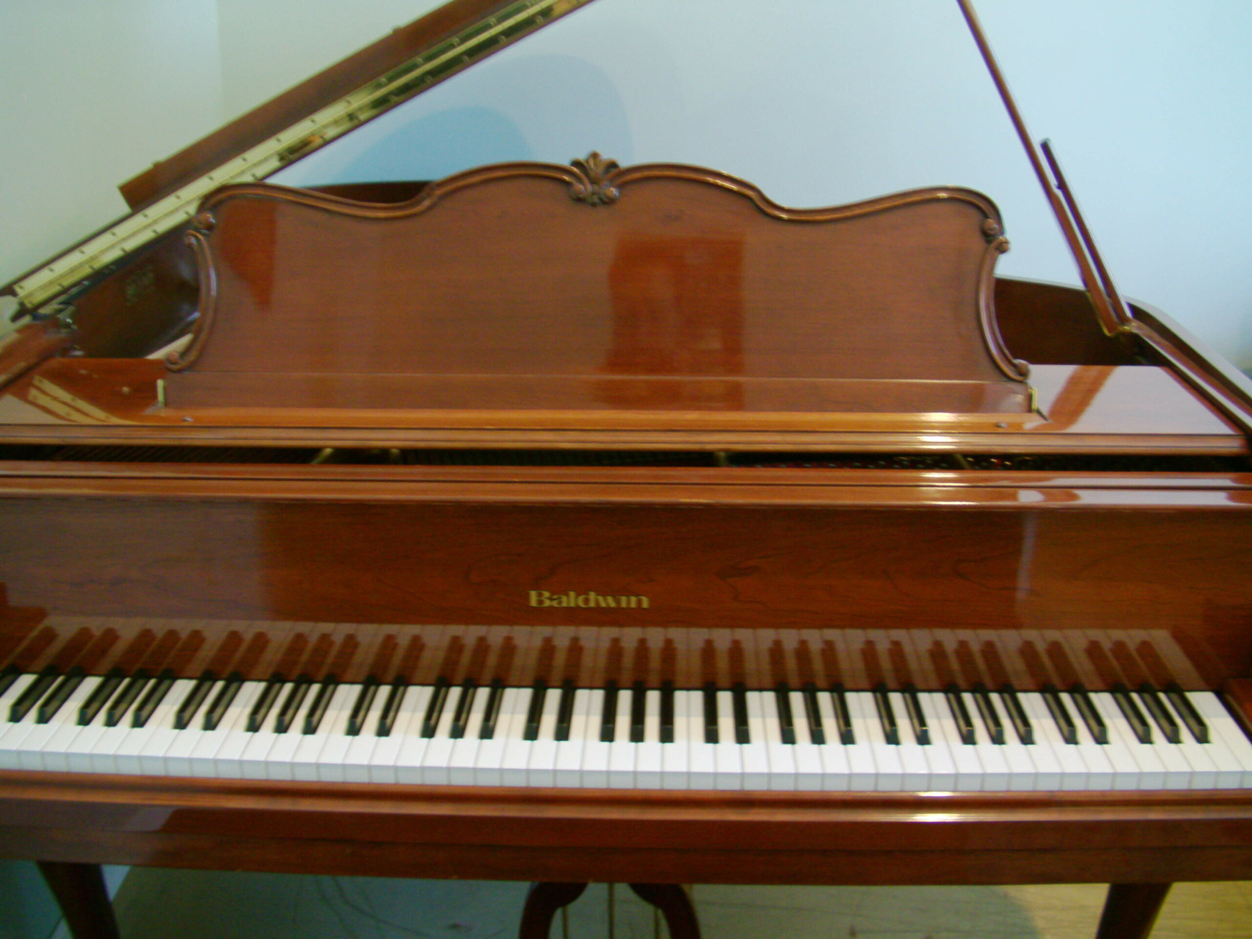 Baldwin Grand Piano – Beautiful