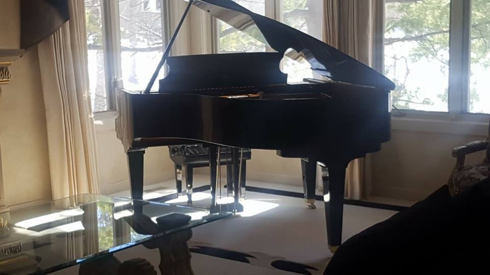 Schimmel 5’9″ grand piano Owned by Kirby Puckett
