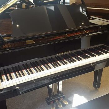 Yamaha 5’8″ Grand Piano – Exceptional Condition
