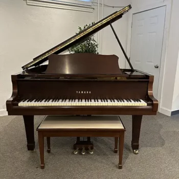 Yamaha Grand 5’8″ walnut pre-owned SOLD