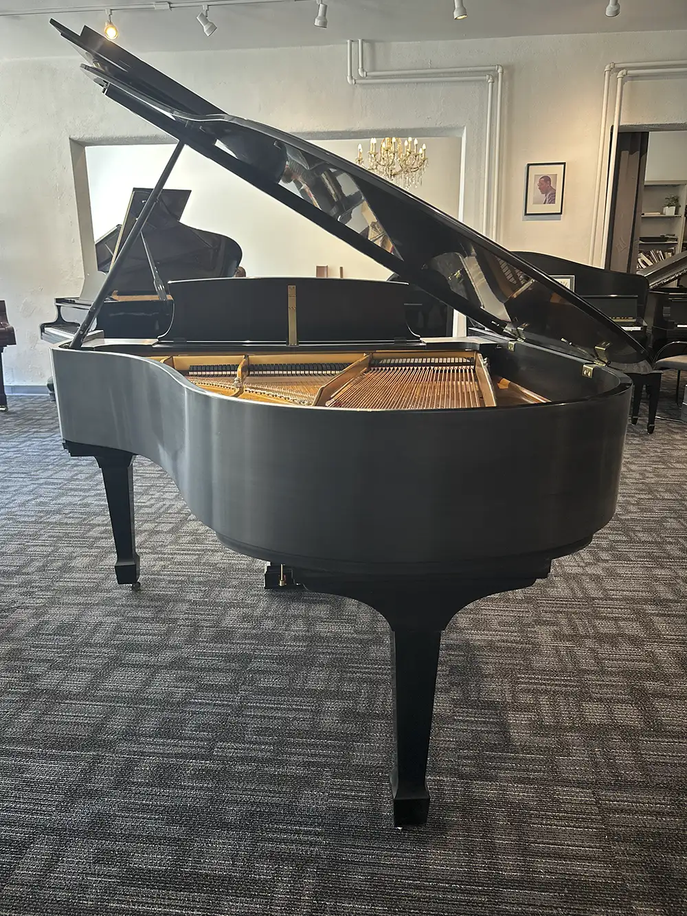 Steinway Model M – Black Satin, 2004 preowned, beautiful Steinway Model M – Black Satin, 2004 preowned, beautiful