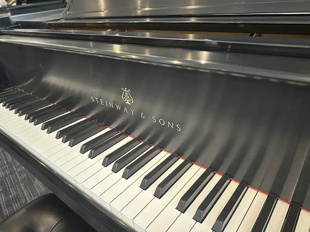 Steinway Model M – Black Satin, 2004 preowned, beautiful Steinway Model M – Black Satin, 2004 preowned, beautiful